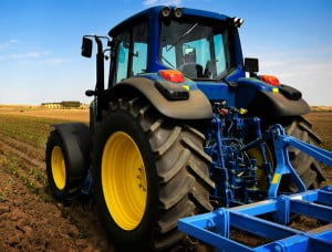 Cine a inventat tractorul