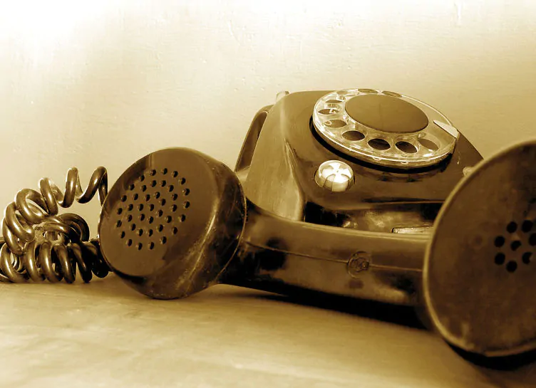 Cine a inventat telefonul fix